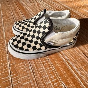 VANS Toddler size 7 claasic checkerboard slip ons. Loved in great condition.
